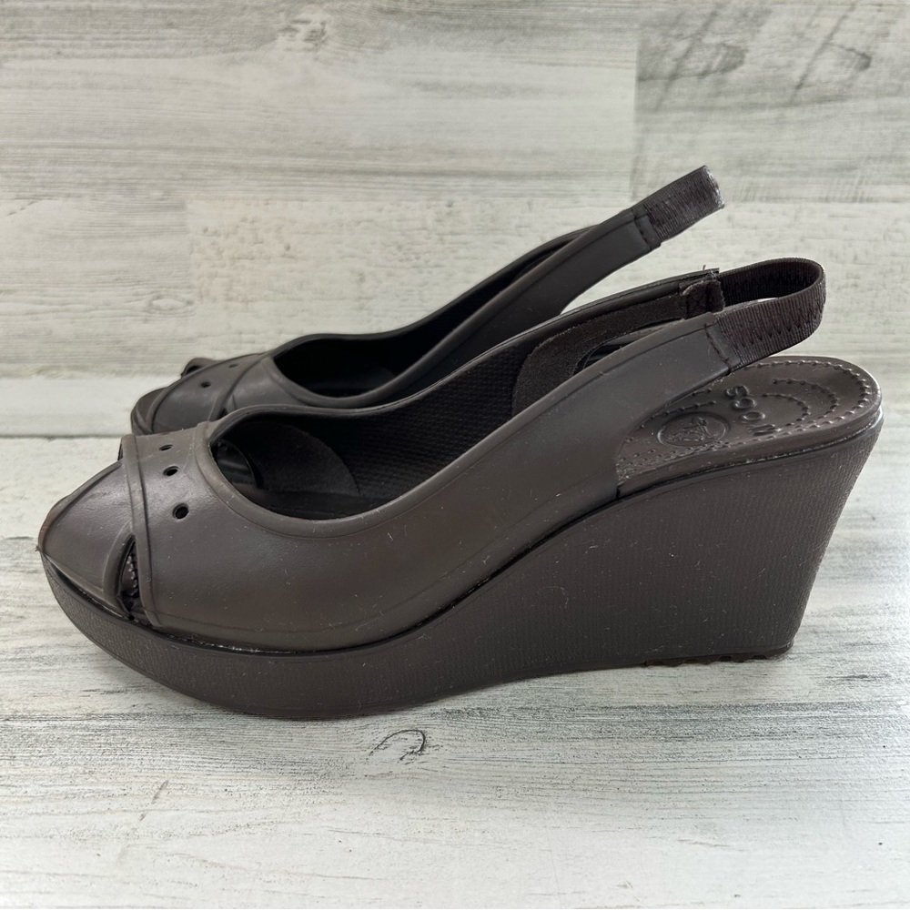 CROCS Brown Criss Cross Peep Toe Wedge Sandals 9